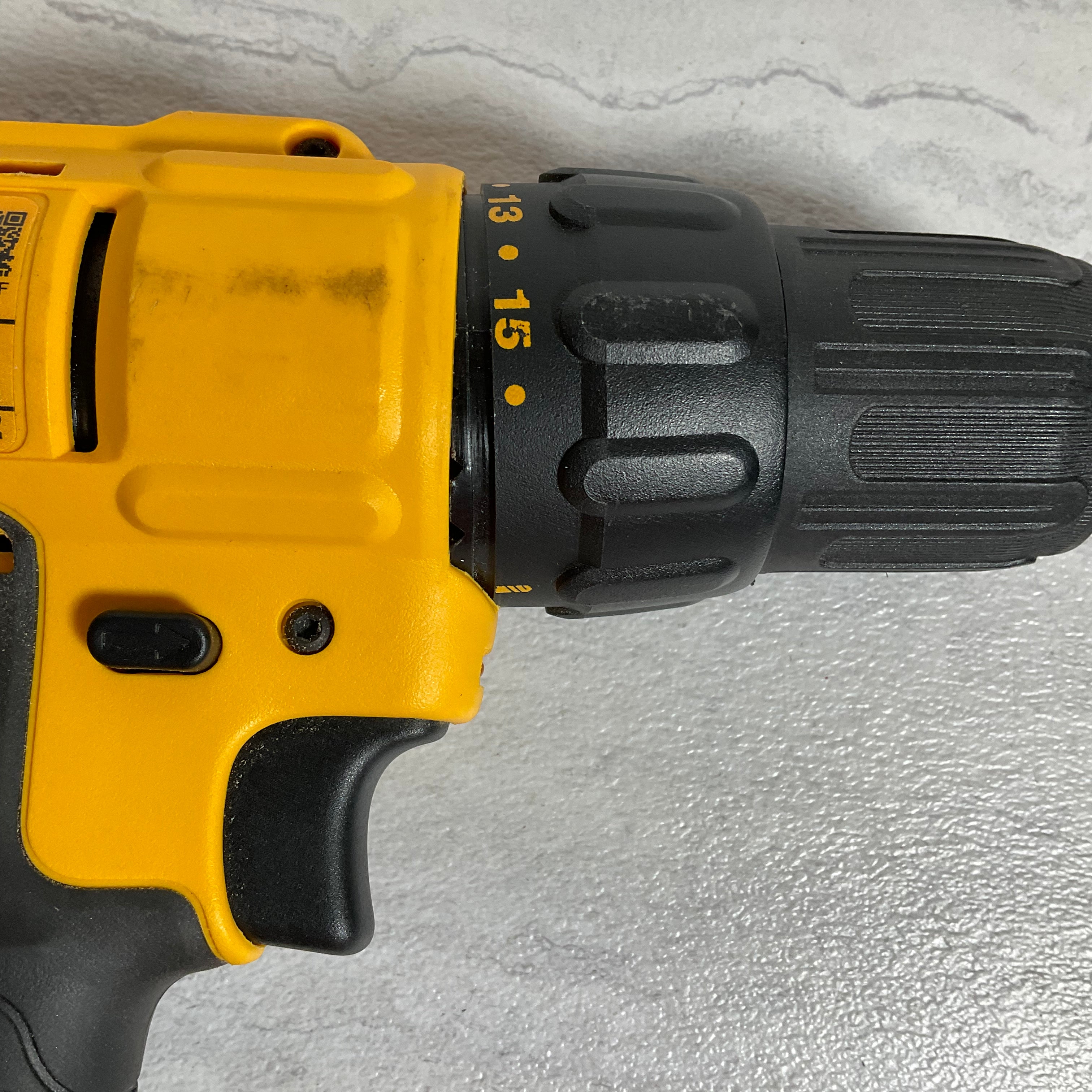 **FOR PARTS** DEWALT 20V Max Cordless Drill / Driver Kit, 1/2-Inch (DCD771C2) (7331599974638)